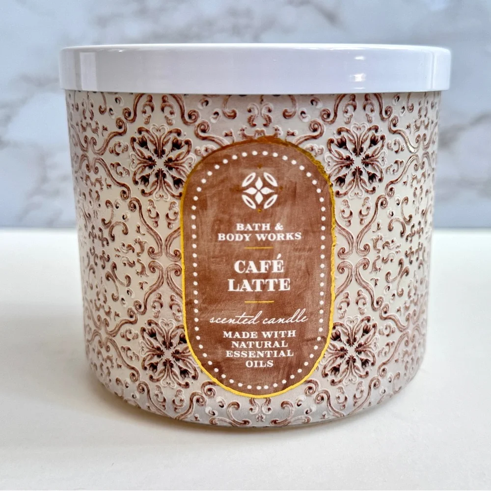 Bath & Body Works Cafe Latte 3-Wick Candle - Picture 1 of 4